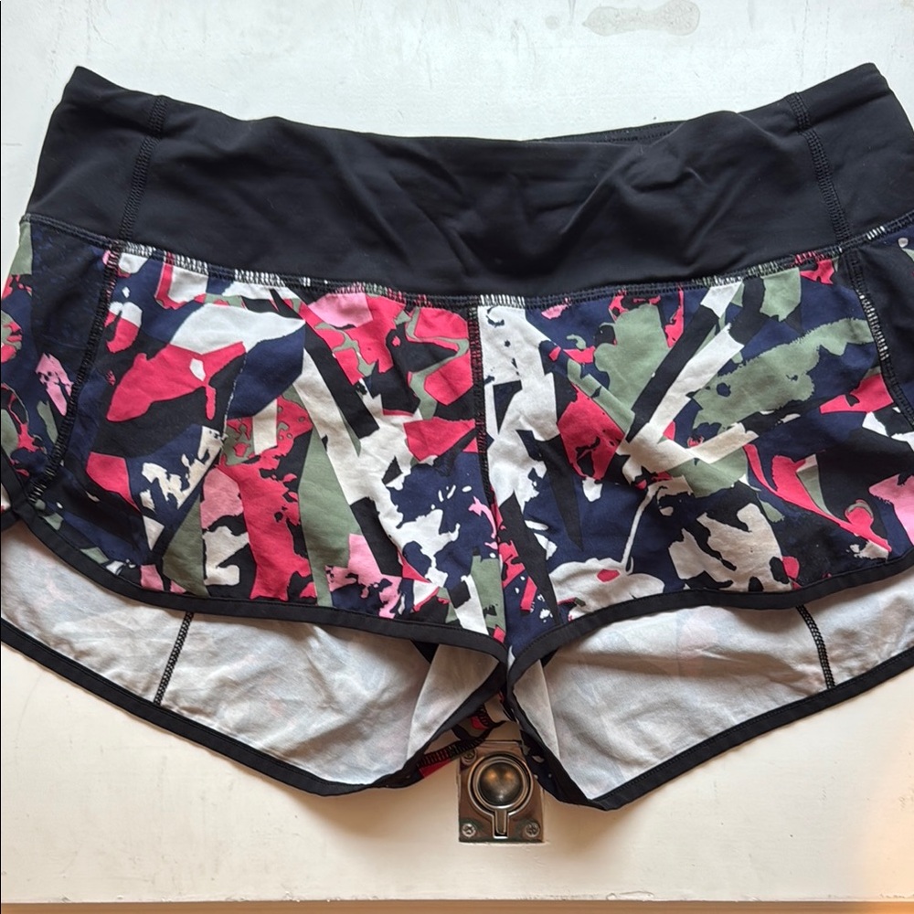 Lululemon Speed Short Size 6